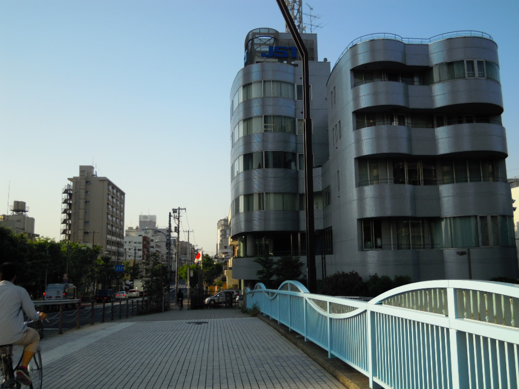 日本システムテクノロジー